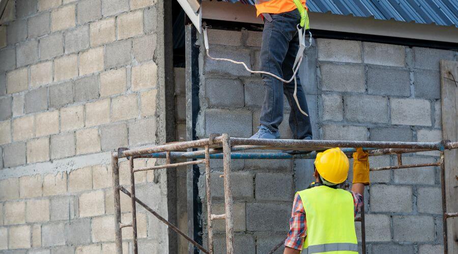 Professional gutter cleaning in White Bird, ID